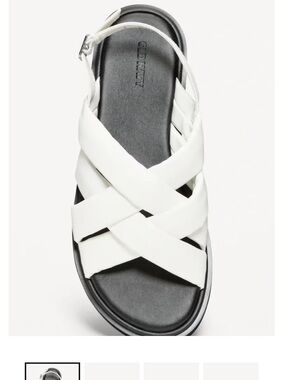OLD NAVY Puffy Cross-Strap Flatform Sandals Color: Bone SIZE 6 1/2. BRAND NEW